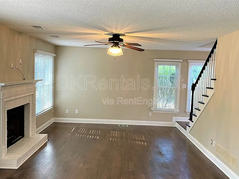 416 Carmain Ln NW — Photo 12