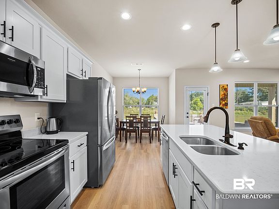 5th image of 1029 Stella Rd