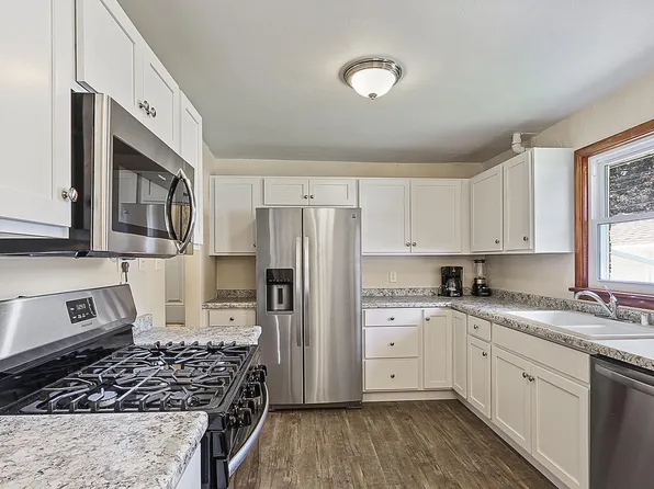 1111 Thrush St, Green Bay, WI 54303