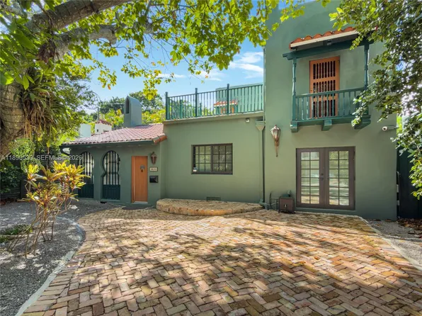 3650 N Bayhomes Dr, Miami, FL 33133
