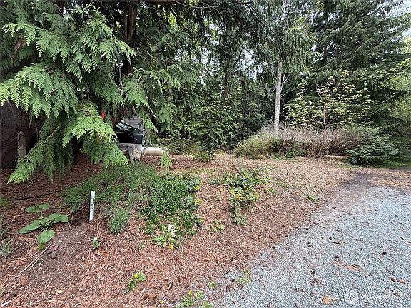 5th image of 4408 Anaco Beach Road