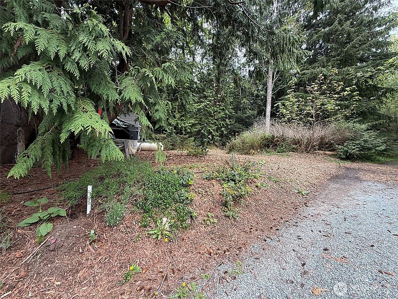 5th image of 4408 Anaco Beach Road