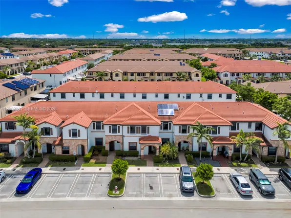 10615 W 34th Ct, Hialeah, FL 33018