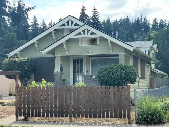 816 S Water St, Silverton, OR 97381
