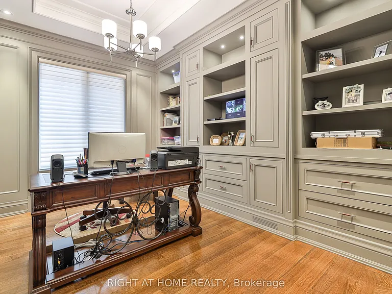 154 Munro Blvd — Photo 10