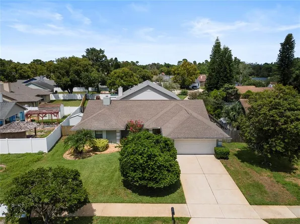 1074 Weaver Dr, Oviedo, FL 32765