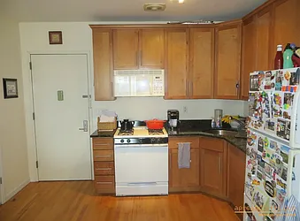 Rented by aptsandlofts.com