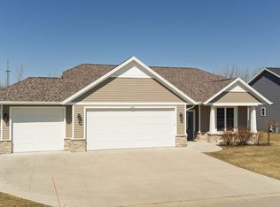 1899 Preserve Dr, Oshkosh, WI 54904