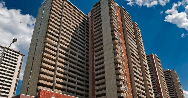 555 Sherbourne St — Photo 3