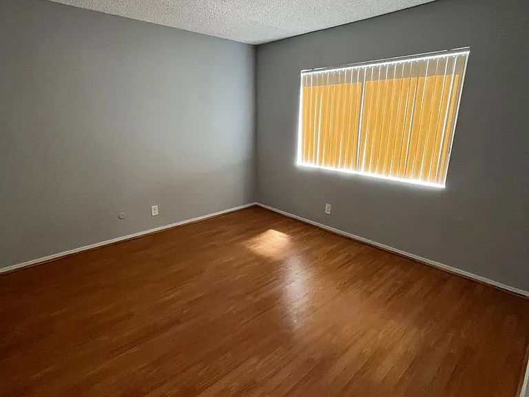 400 S. Kingsley Drive — Photo 55