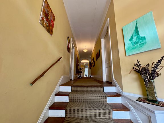 3rd image of 514 28th St APT 3