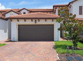 7810 Bristol Cir, Naples, FL 34120