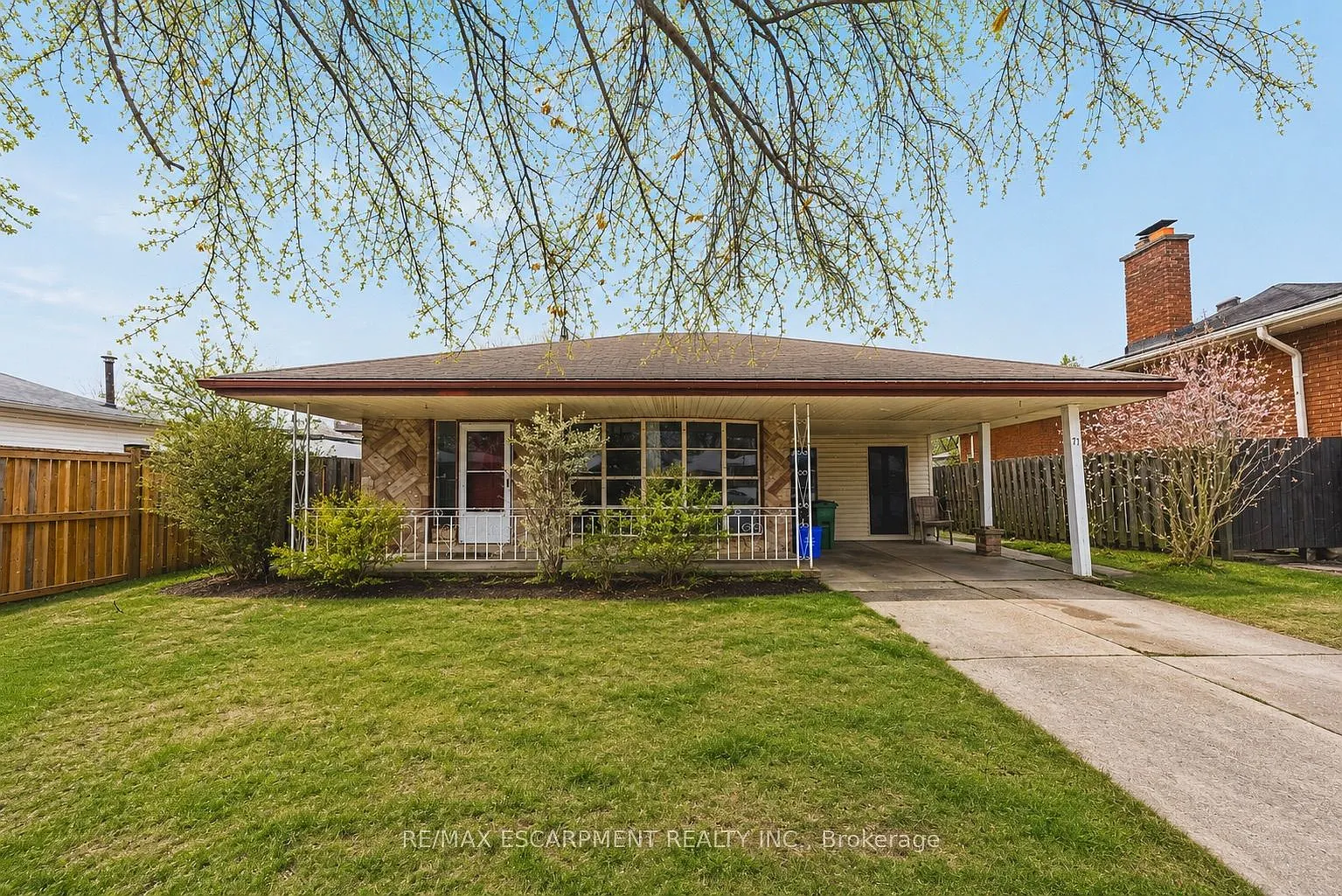 4 bed, $2,950 — Photo 1