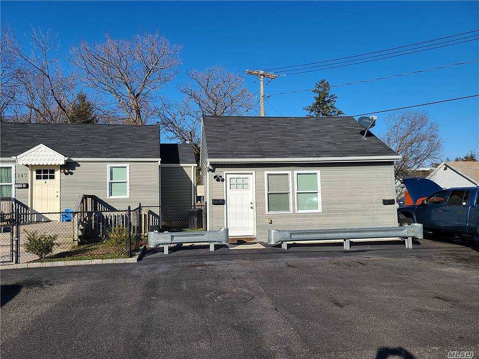 1st image of 149 Hallock Ave