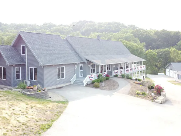 5268 N Elizabeth Scales Mound Rd, Scales Mound, IL 61075