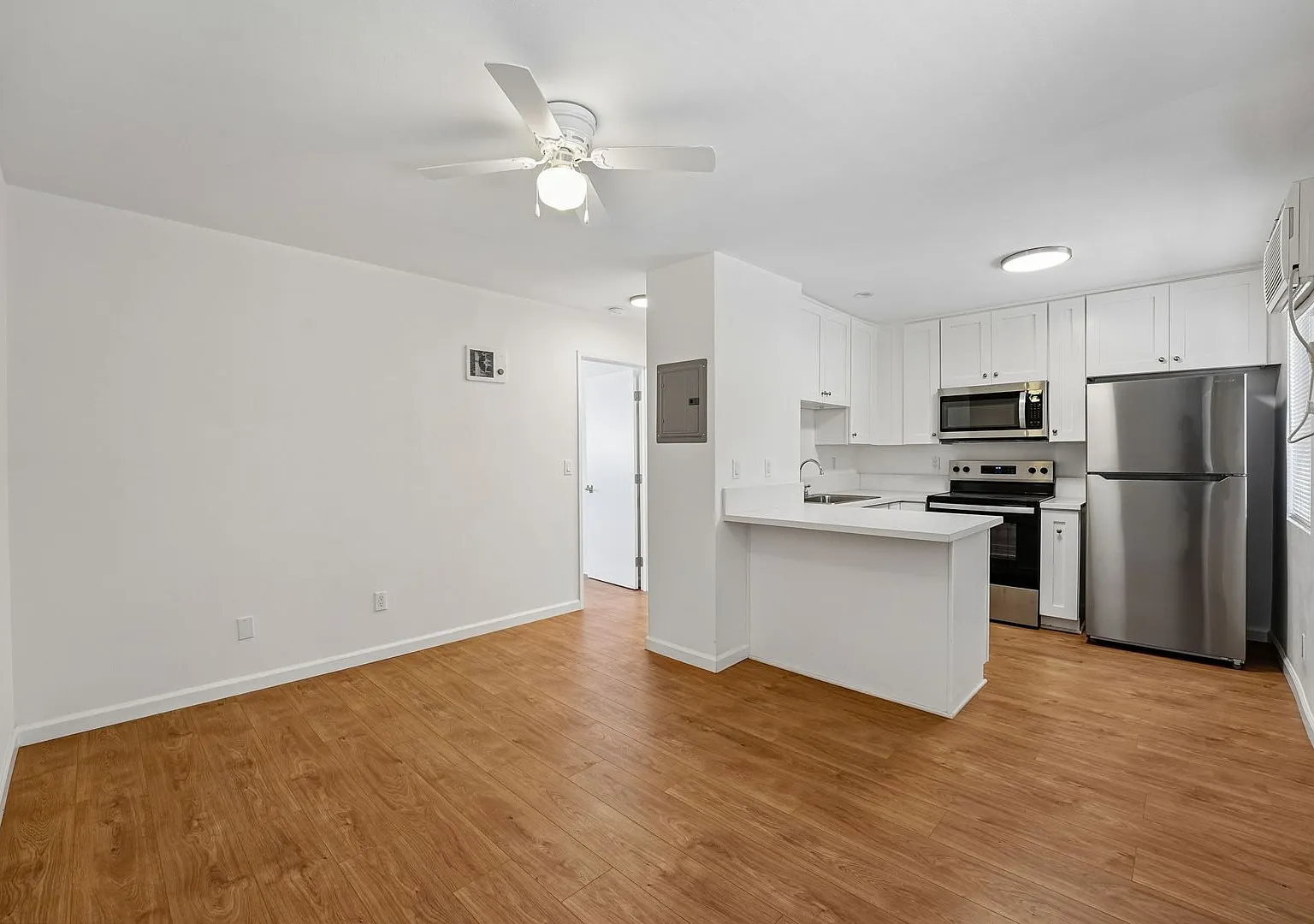 Parkhill Apts — Photo 2