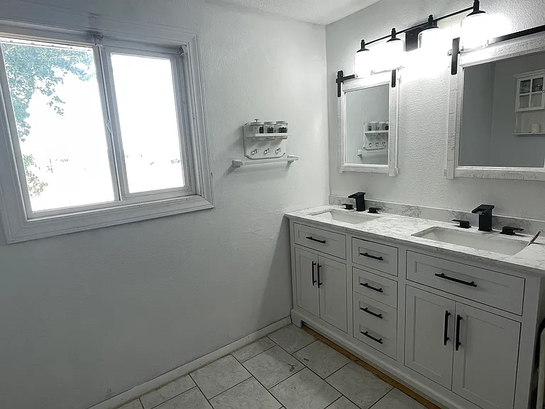 20 N 470 W — Photo 8