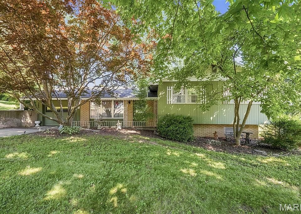 1st image of 205 Hillcrest Dr