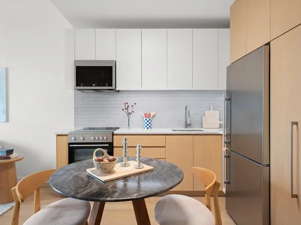 249 Willoughby Avenue image 6 of 29