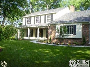 2796 Eastways Rd, Bloomfield Hills, MI 48304