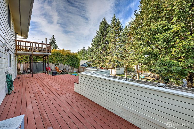 5th image of 2072 Sidney Avenue