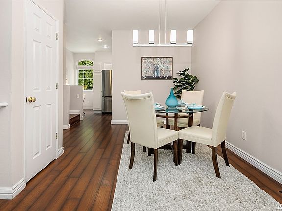 5th image of 6755 SE Cougar Mountain Way #1
