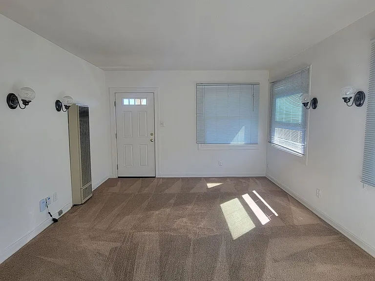 415 & 417 N Kentucky St — Photo 6