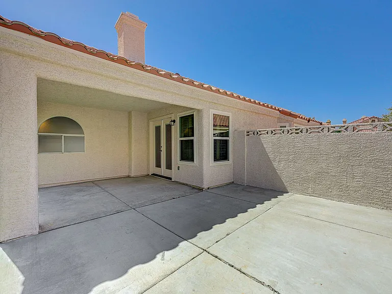 272 Comfort Dr — Photo 40