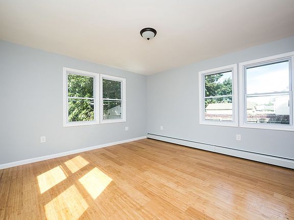 5th image of 17021 118th Ave