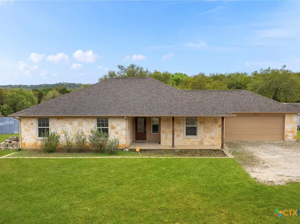 101 Queen Anne Cir, Canyon Lake, TX 78133