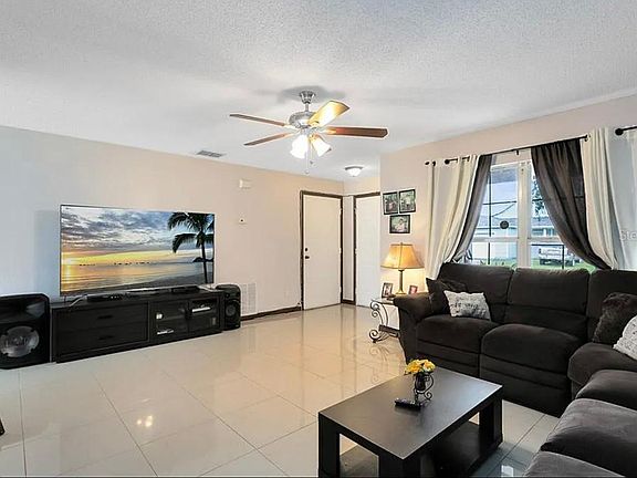 3rd image of 630 Grandiflora Dr