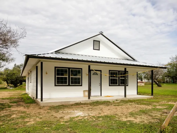 113 W Houston, Llano, TX 78643