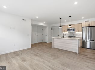 209 New St #5F, Philadelphia, PA 19106