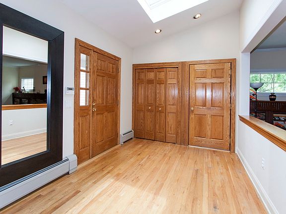 Bright Entrance Foyer