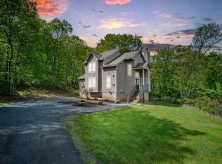 2210 Camelback Dr, Tannersville, PA 18372