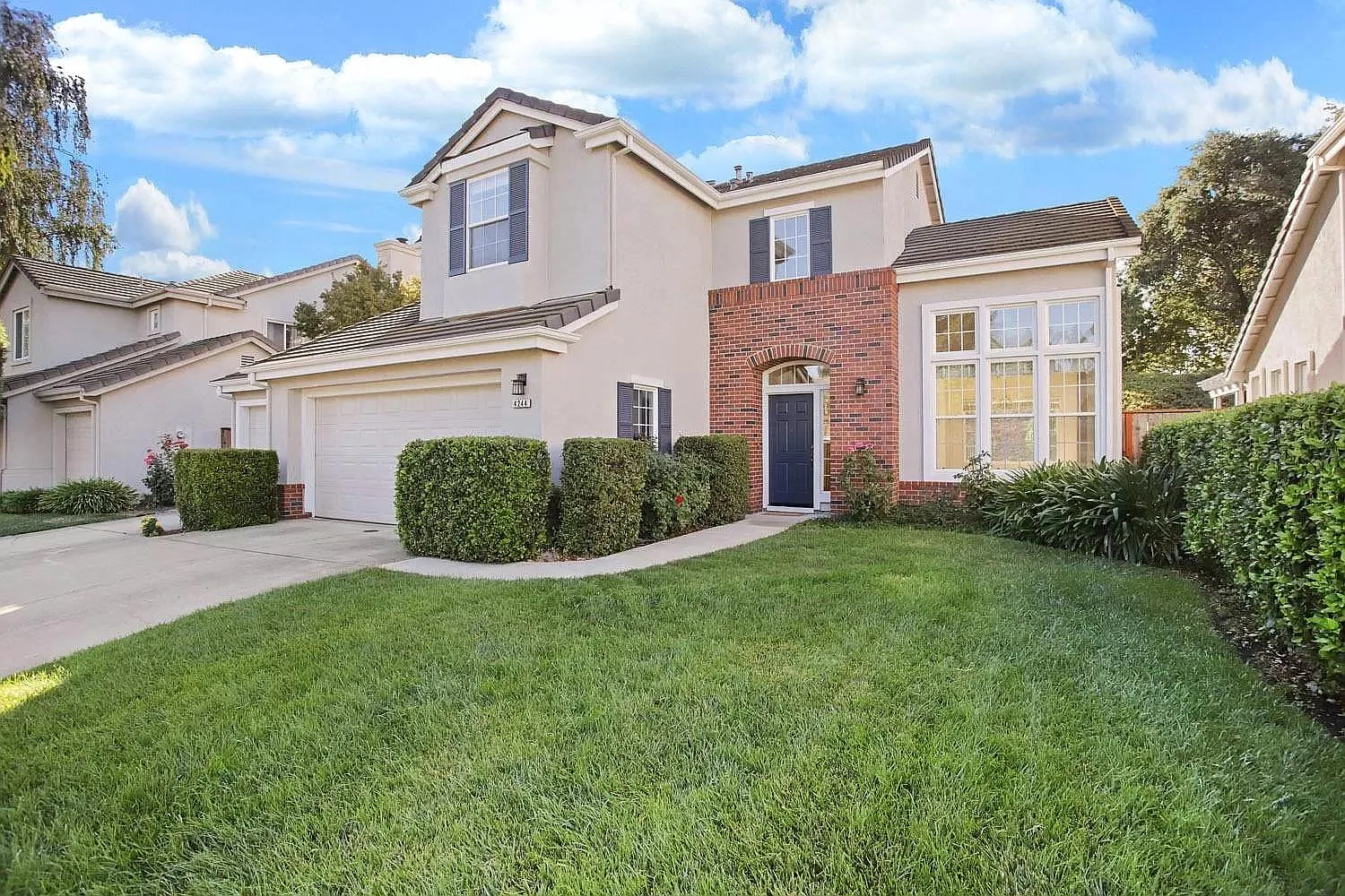 4244 Pinehurst Cir photo 1
