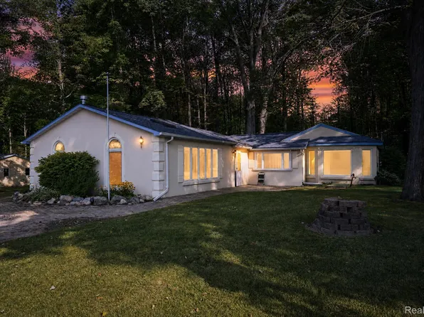 2242 W Lily Lake Rd, Harrison, MI 48625