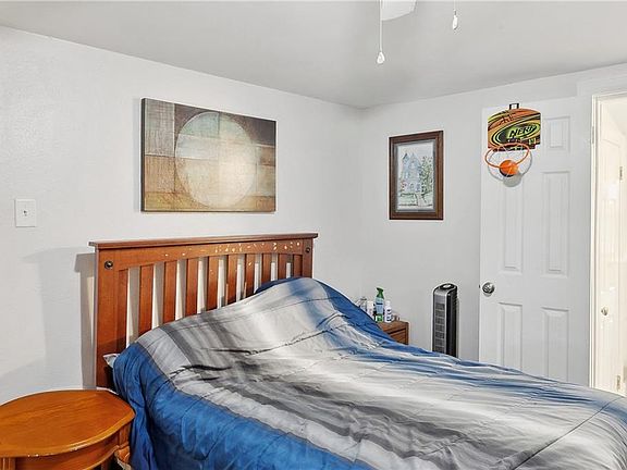 4th image of 3605 Alberta St