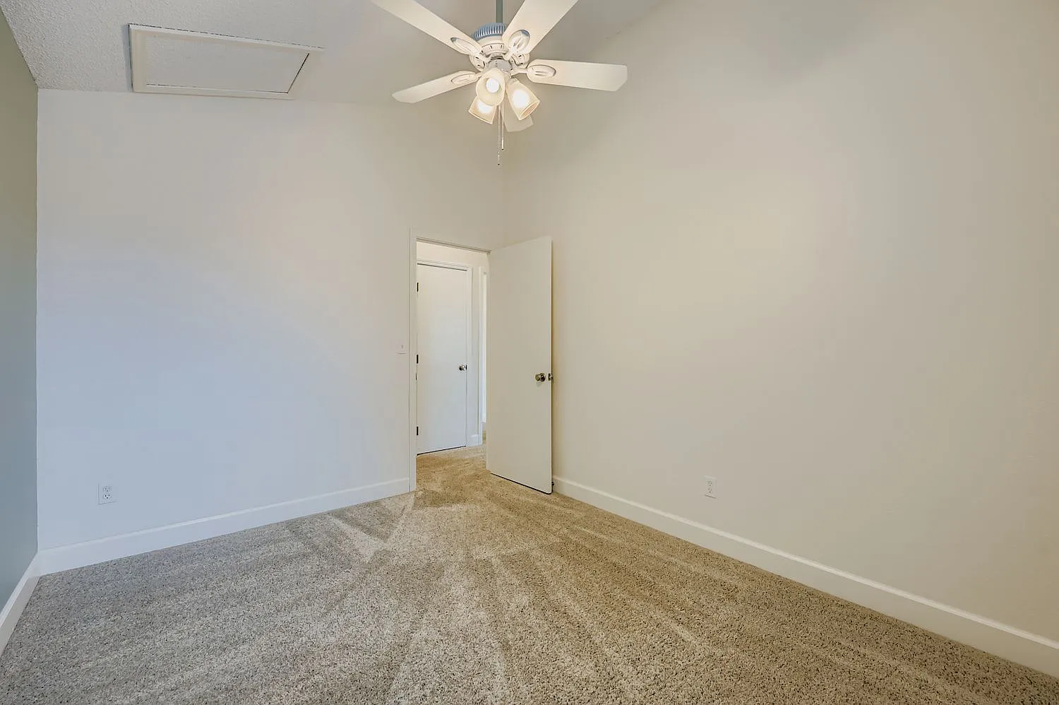3435 Mountainside Drive - 1 — Photo 4