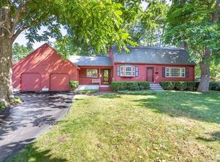 6 Autumn Ln, Walpole, MA 02081