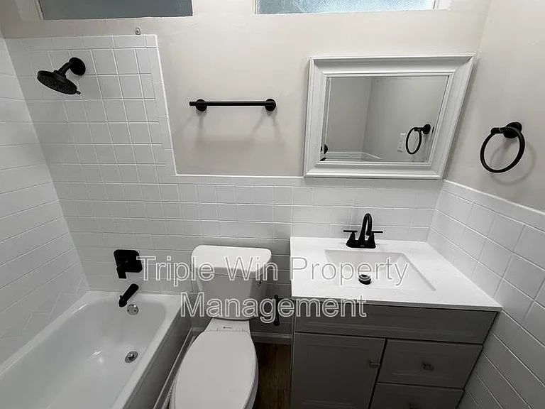 10805 Landseer Dr — Photo 24