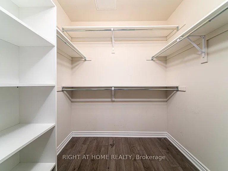 150 Oak Park Blvd #204 — Photo 22