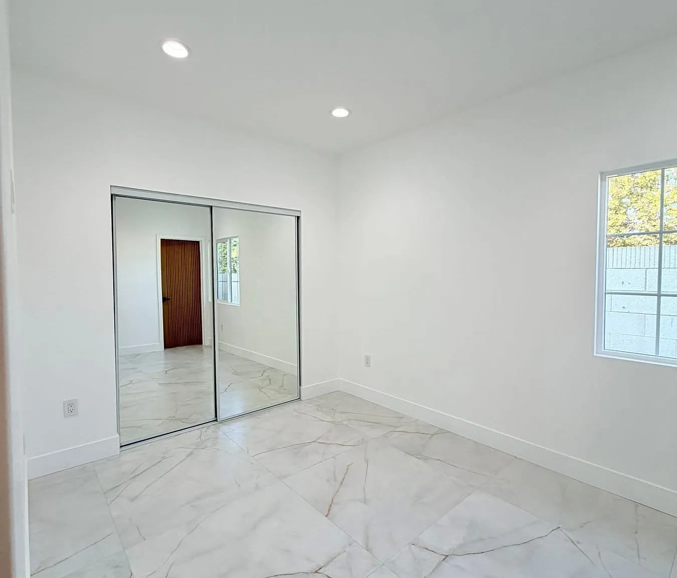 3 bed, 1200 sqft, $3,500 — Photo 1