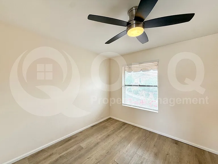 10402 N 10th St #3 — Photo 12