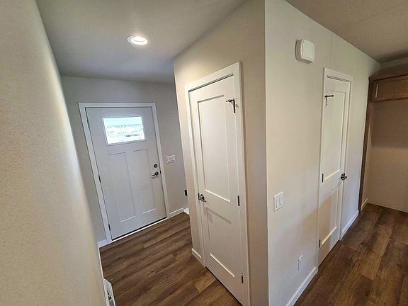 4th image of 402 Michael Fitz Ln