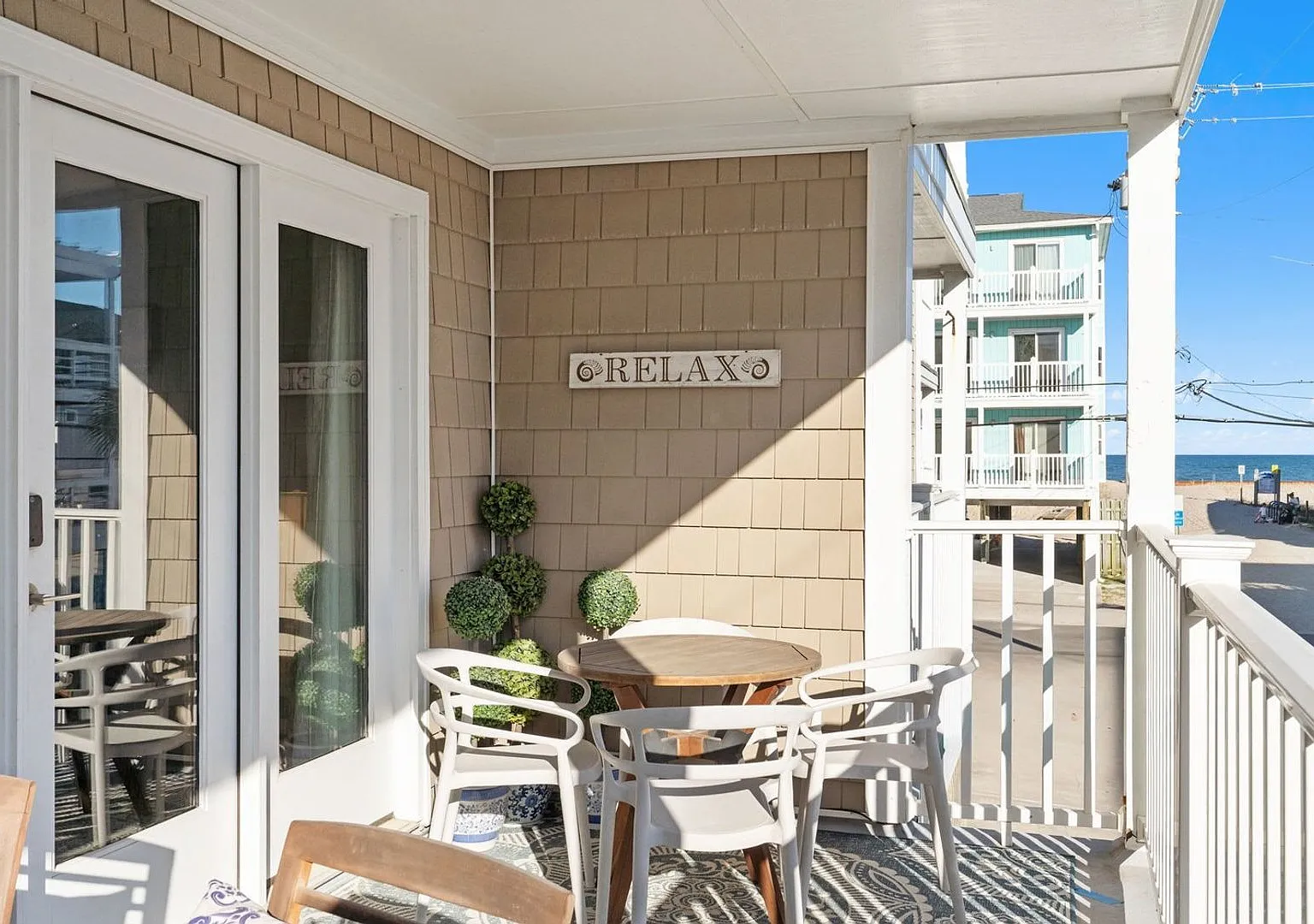 Flip Flop Friends | Furnished Seasonal Rental — Photo 4