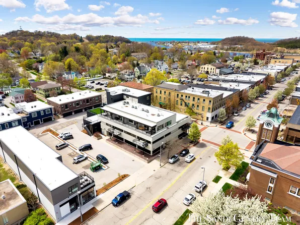 300 Washington Ave Suite 3, Grand Haven, MI 49417