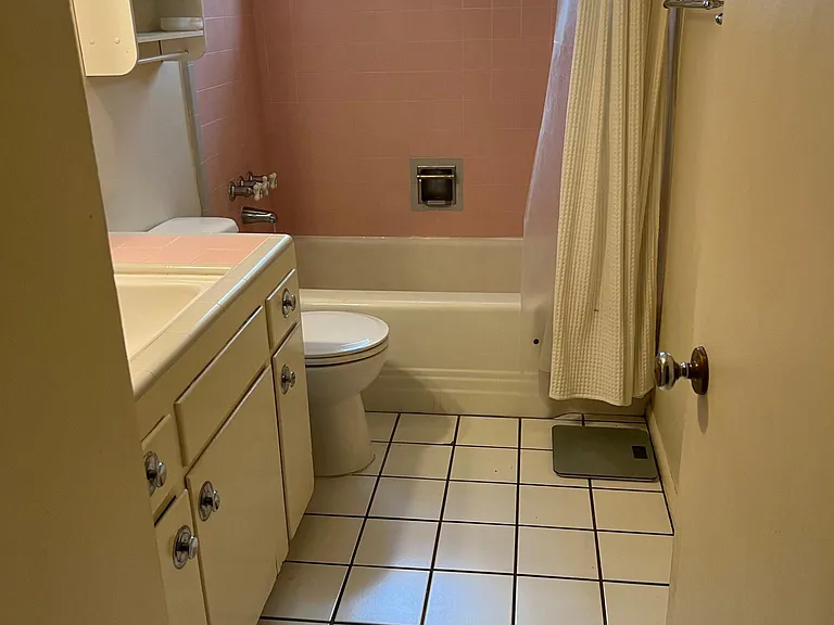 4239 E Flower St — Photo 31