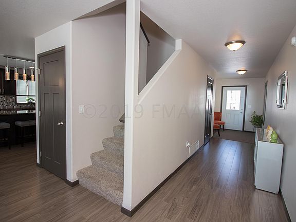 5th image of 969 31st Ave W