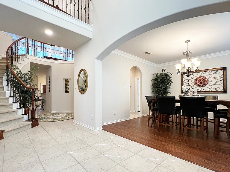1110 Rushmore Dr — Photo 12